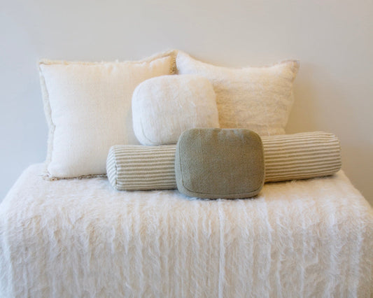 Everything you need to know about Throw Pillow Inserts