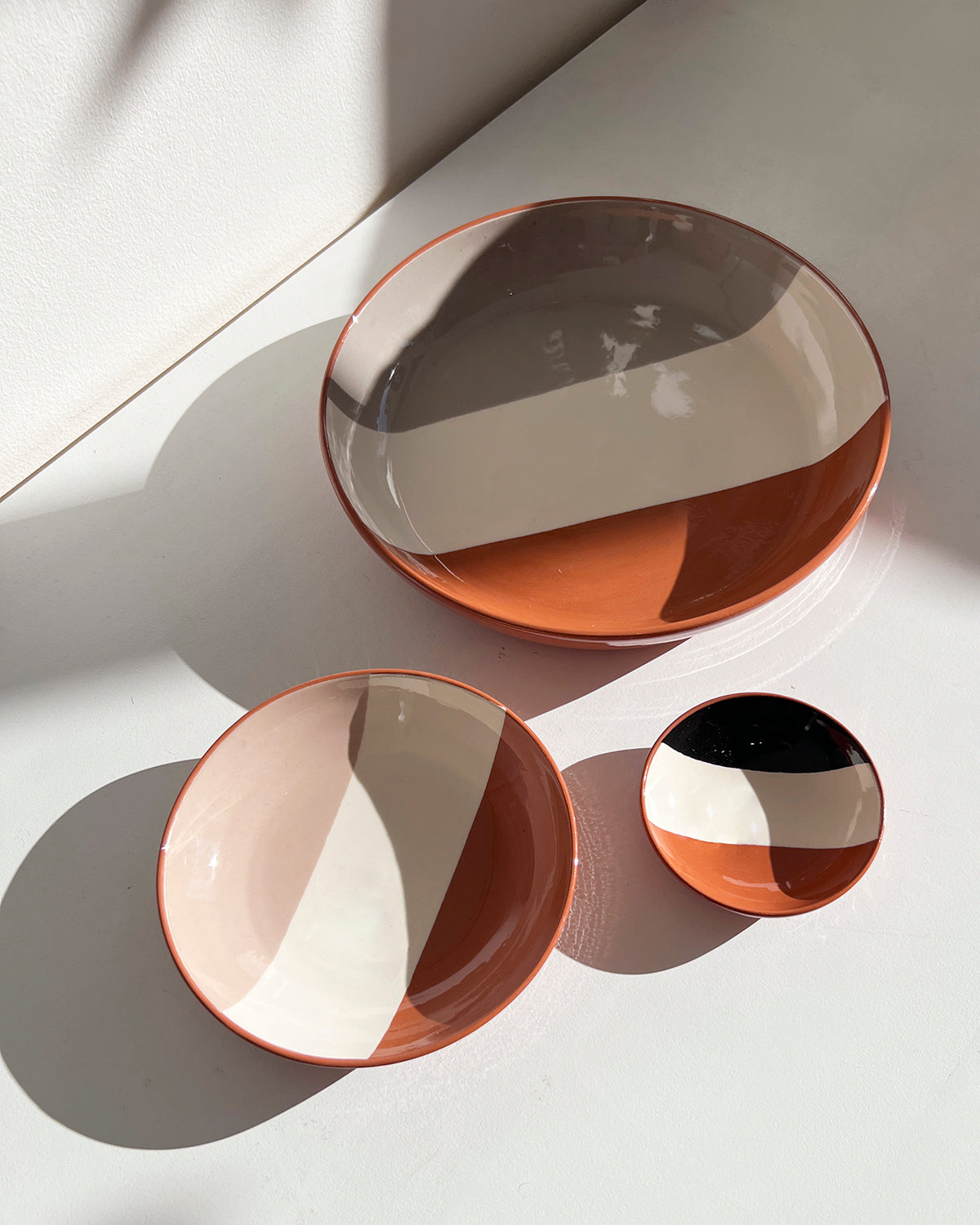 Casa Cubista Tri-Color Dipped Bowl - Beige