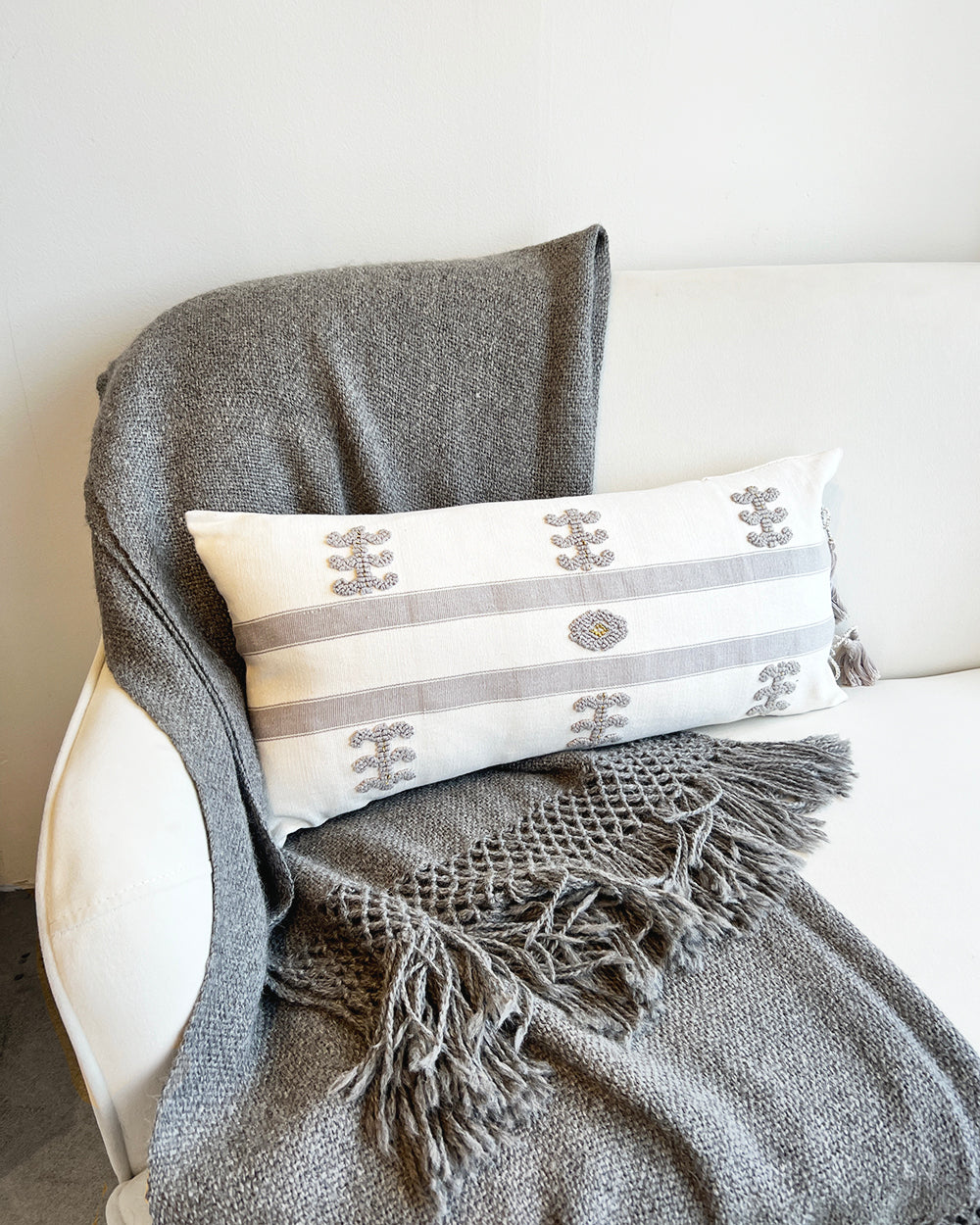 Front of the Lumbar Virgina Pillow