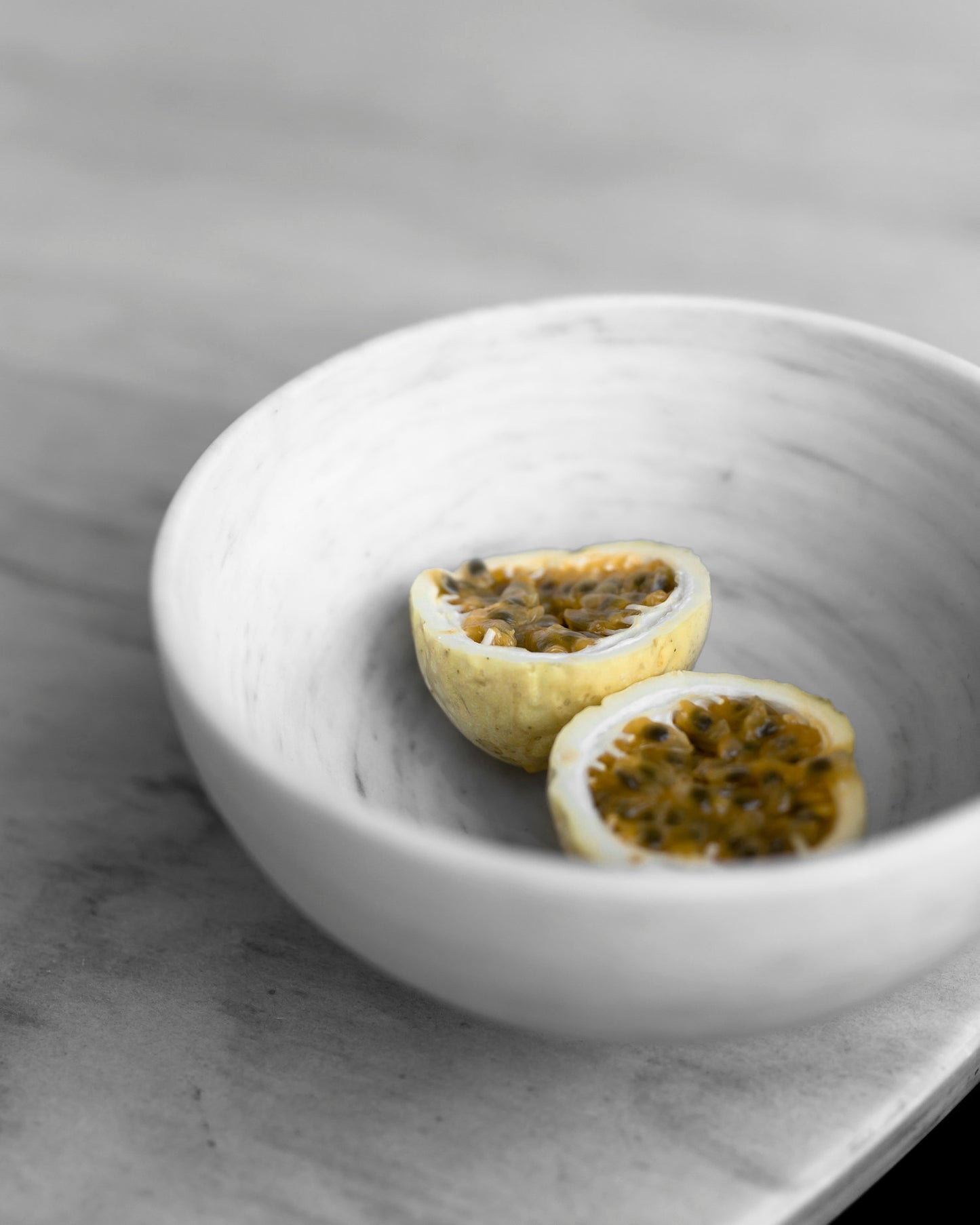 Chica bowl in white marble