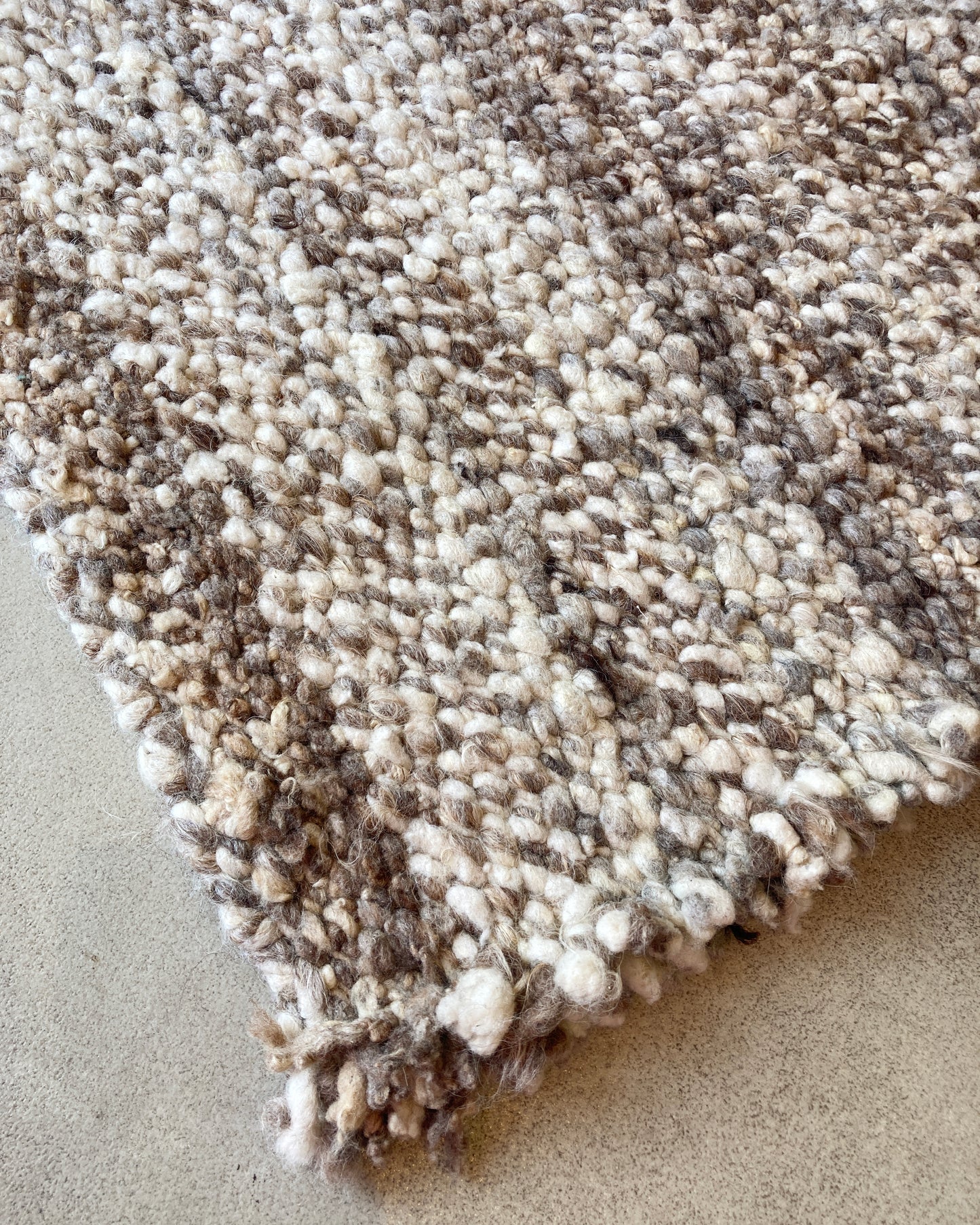 Awanay Dark Ovejas Rug