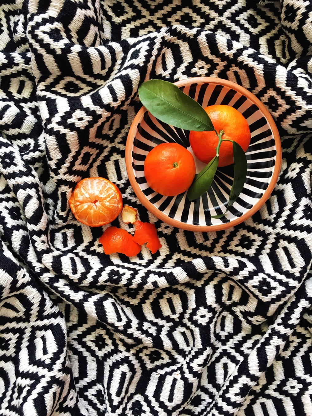 Ray bowl with tangerines.