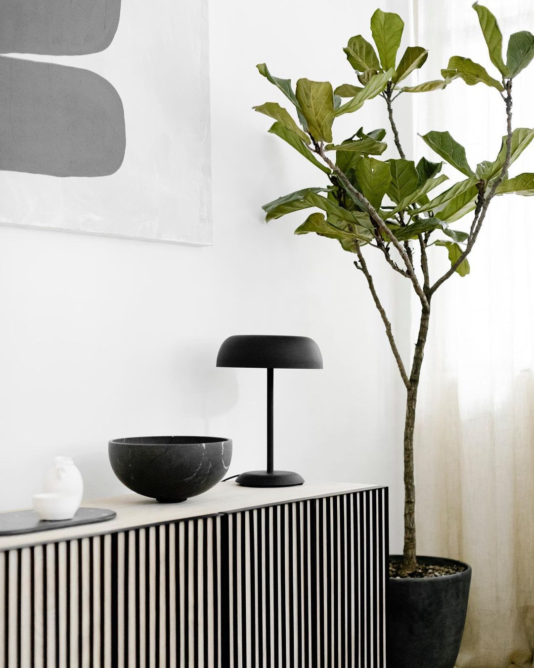 Grande bowl in black marble