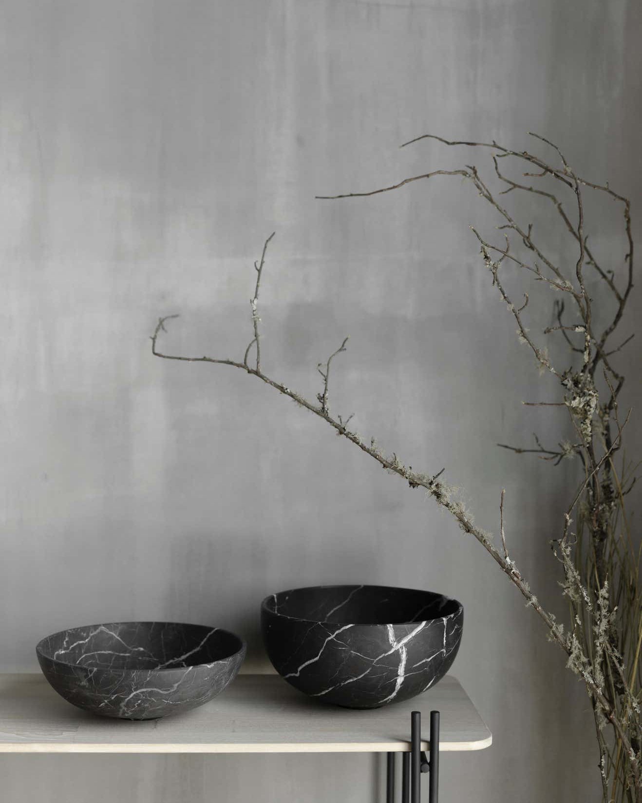 Grande bowl and Ming bowl in black marble