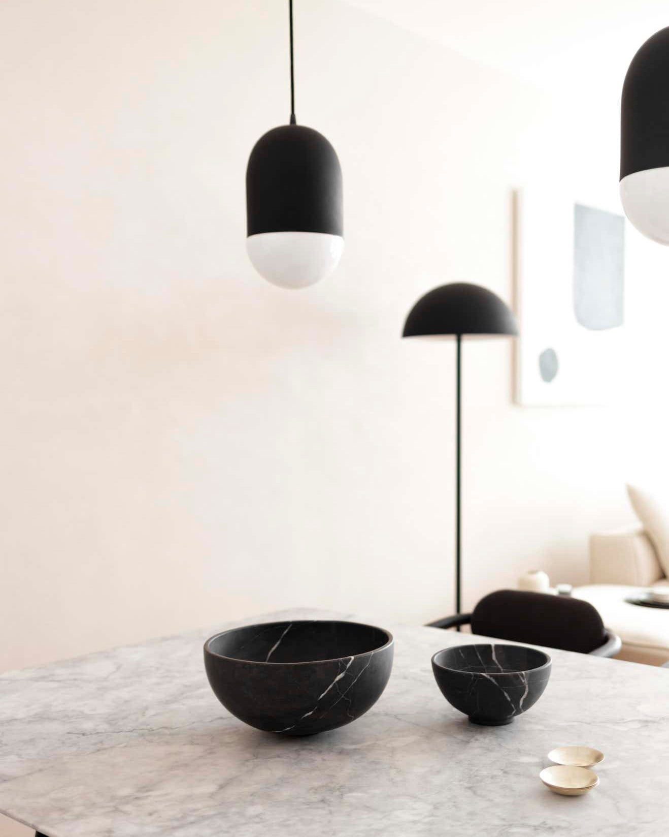 Grande bowl and chica bowl in black marble