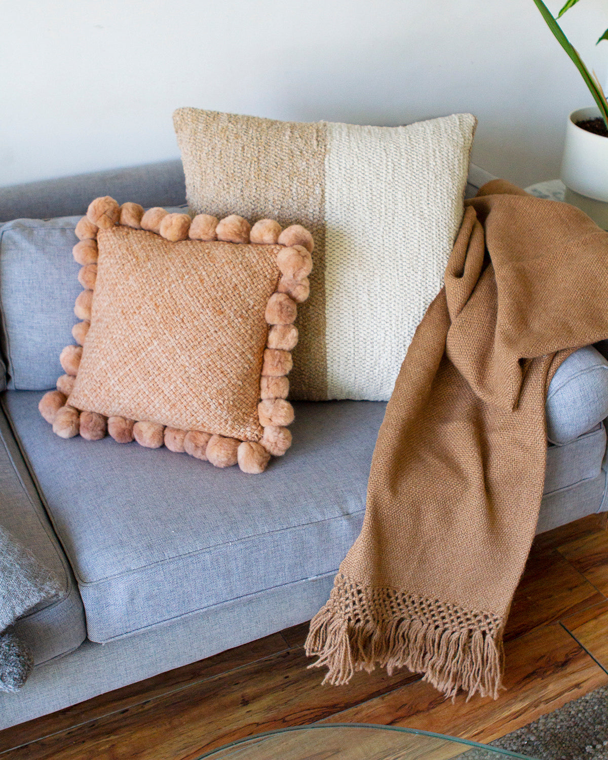 Awanay Otoño Camel Llama Throw - Light Texture - Long Fringes