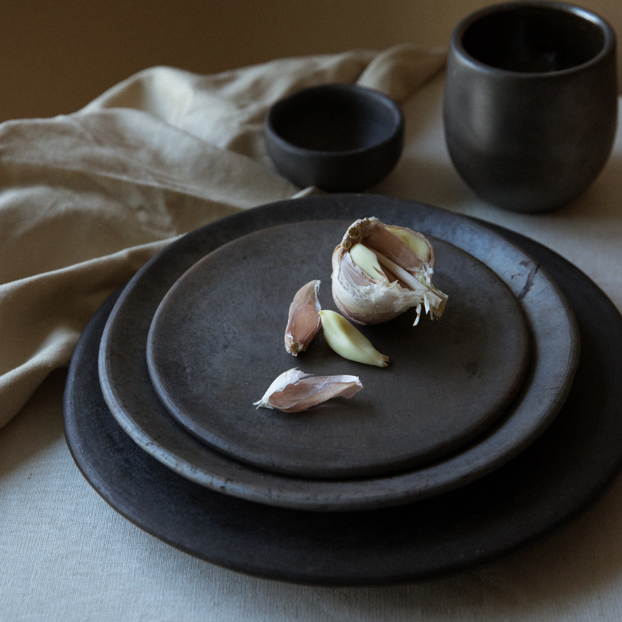 PALO SANTO Black Clay Small Plate