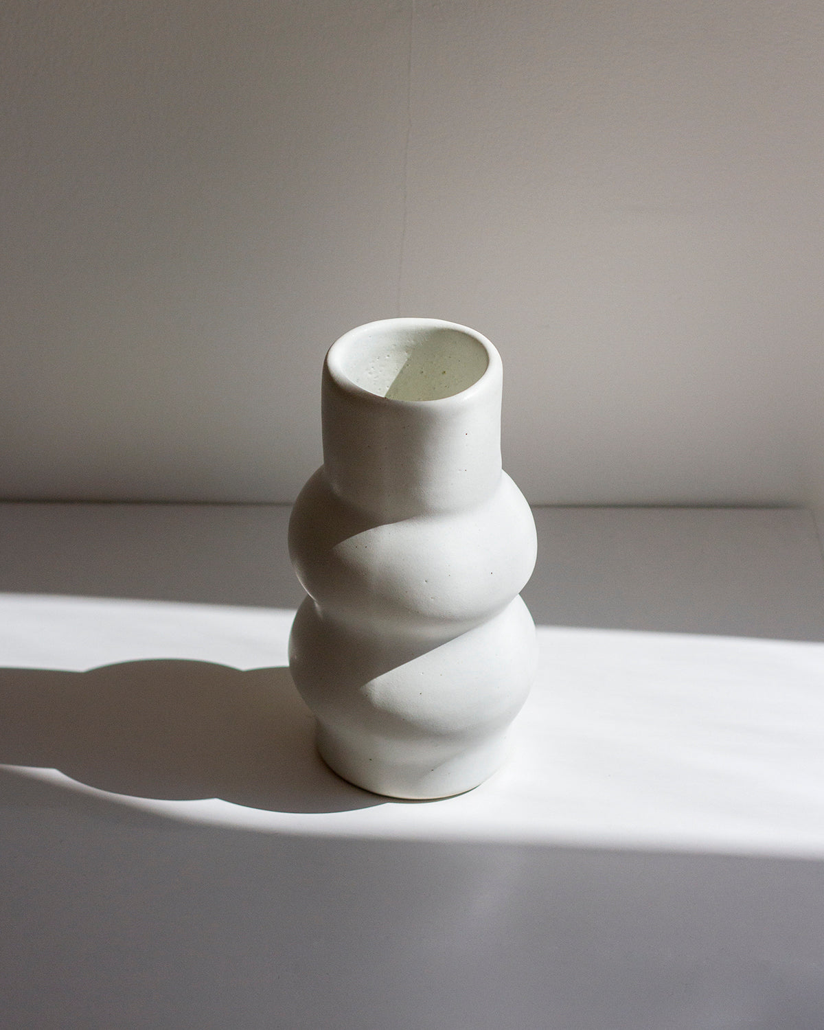 Femme II Clay Vase - Bone White