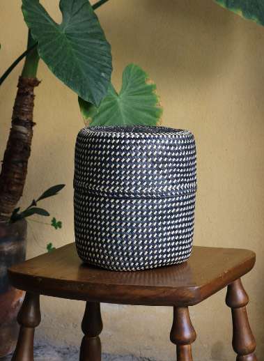 Black and Natural Woven Palm Baskets with Lid (Copy)