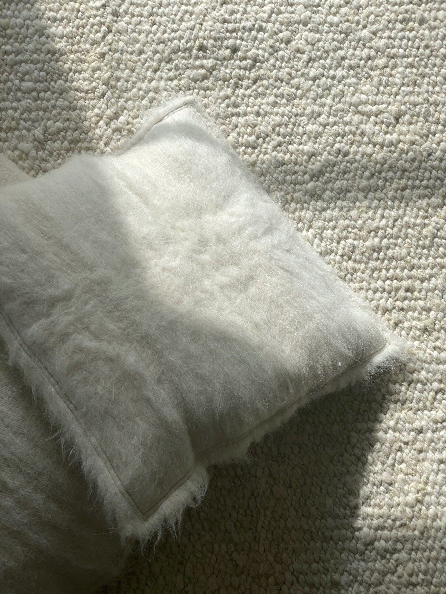 Awanay Llama Wool Pillow - White