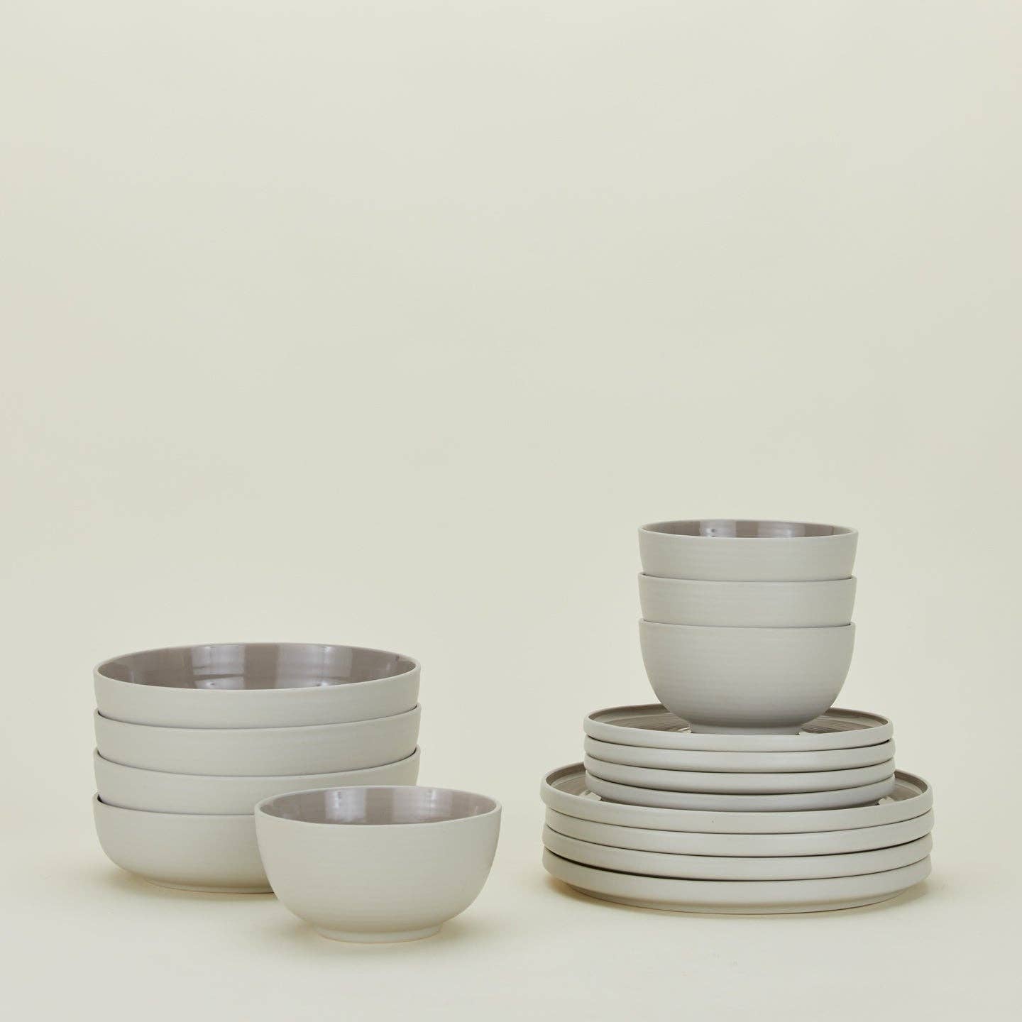 Essential Dinnerware – 16-Piece Set