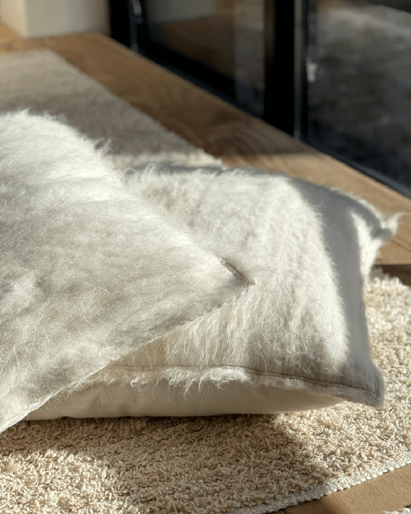 Awanay Llama Wool Pillow - White