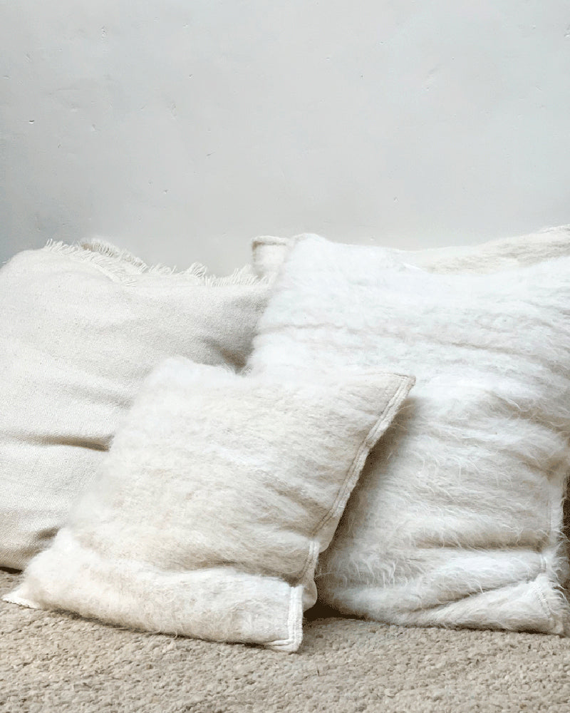 Awanay Llama Wool Pillow - White