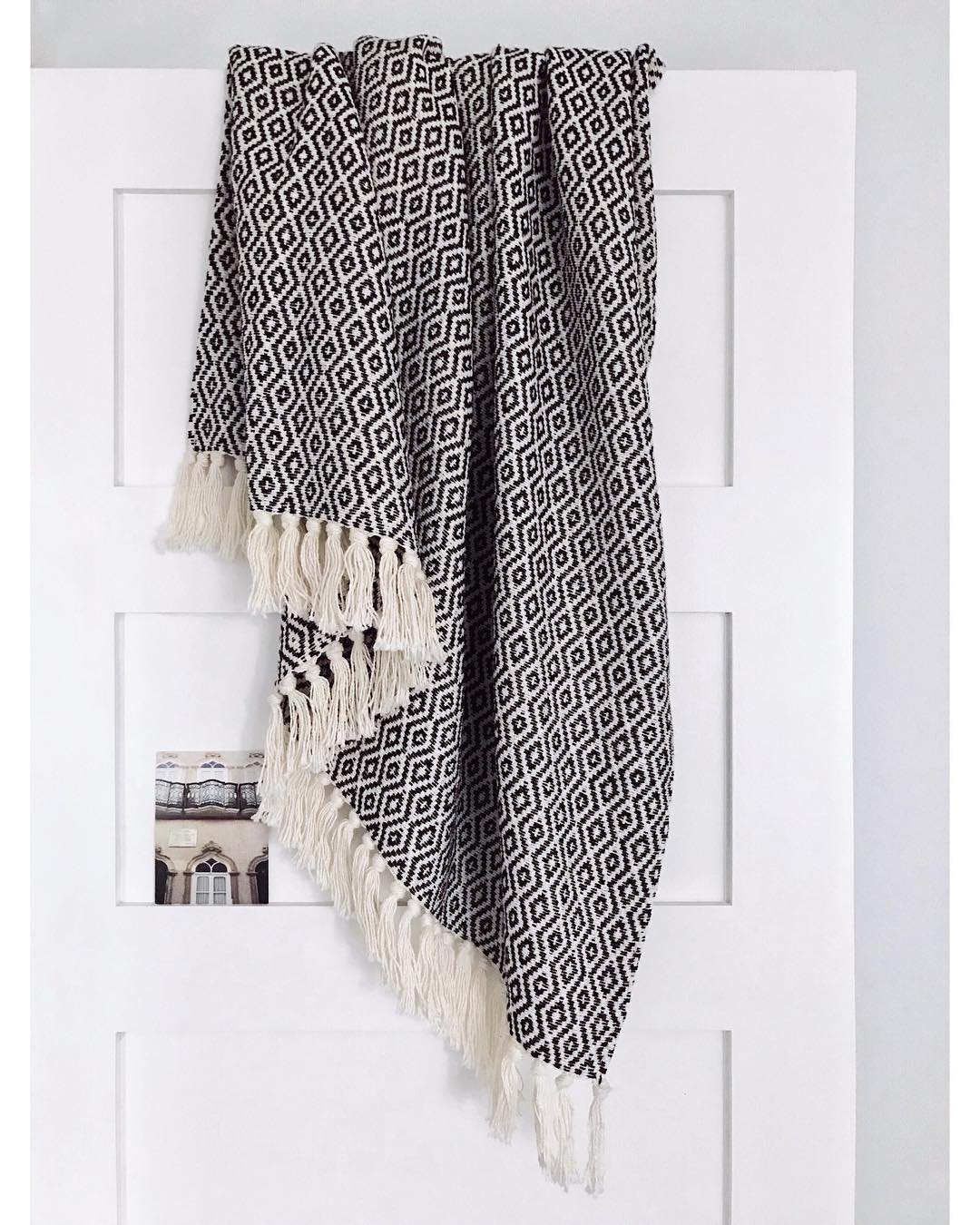 Casa Cubista Throw - Black & White Fringed