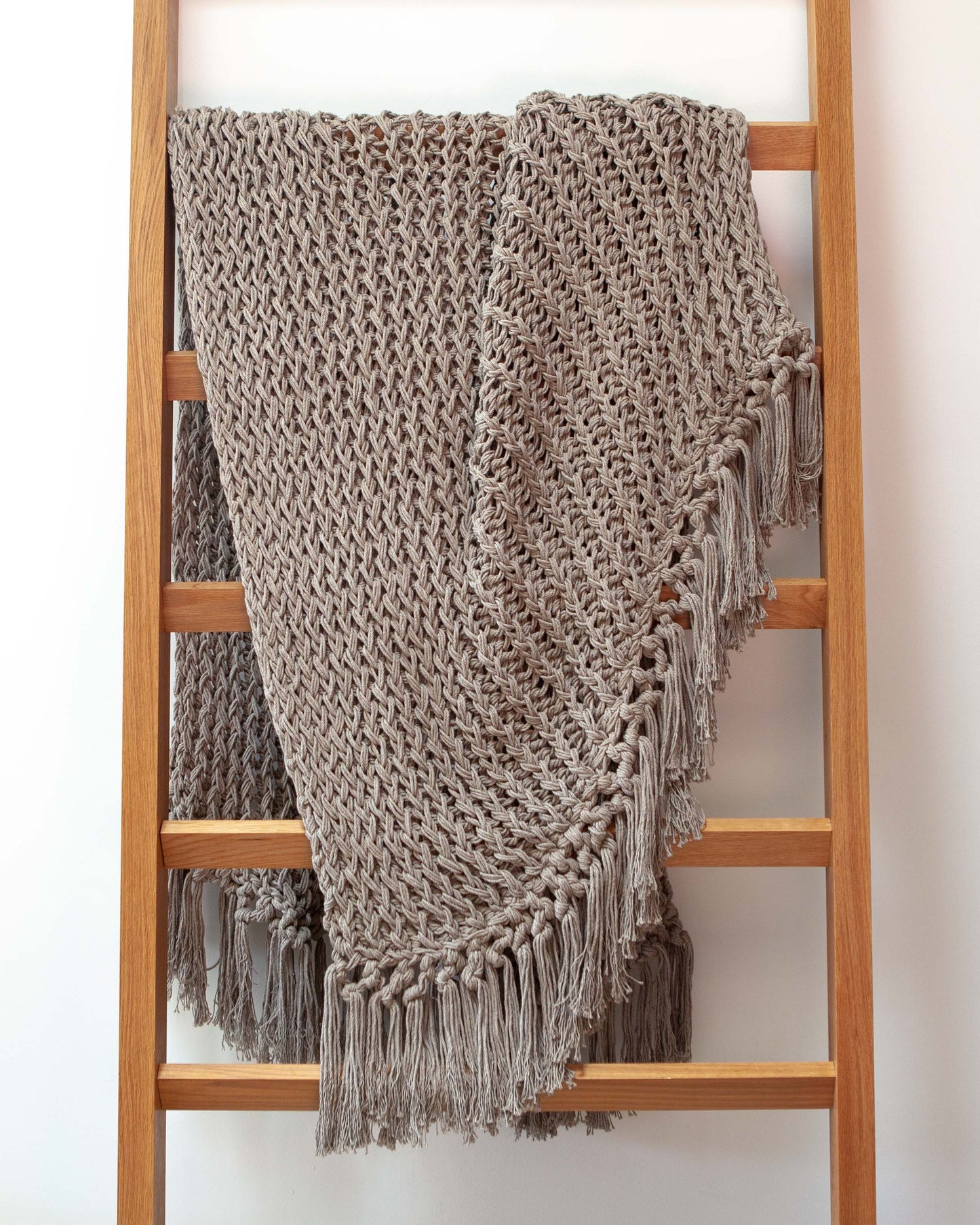 Open weave recycled cotton grey through with fringe