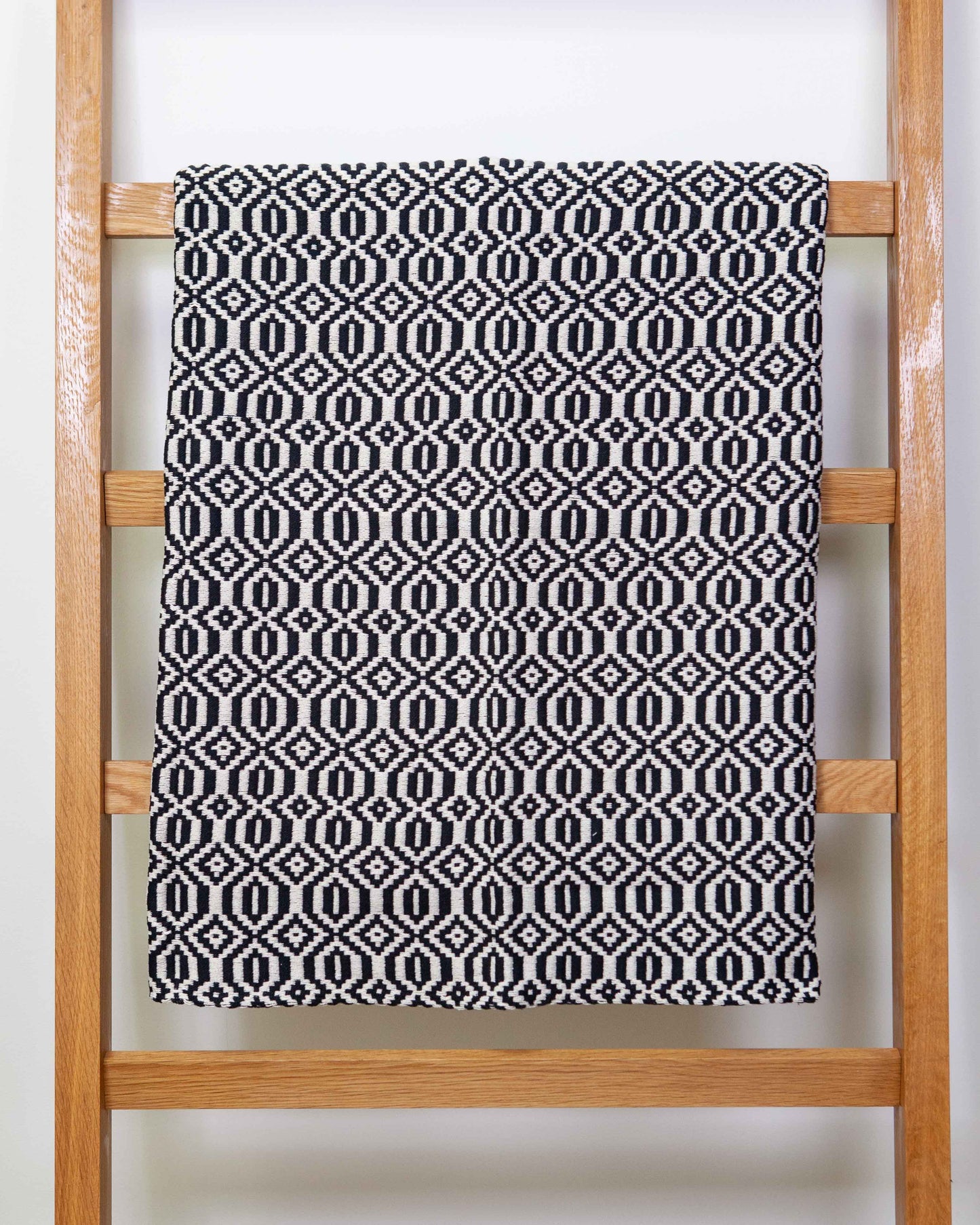 Casa Cubista Tapestry Blanket - Black & White