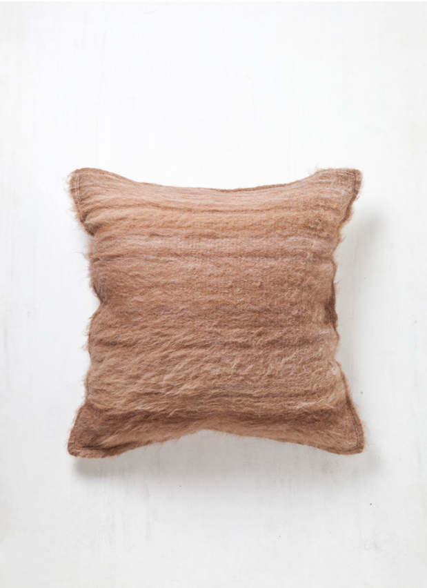 Awanay Llama Pillow - Camel