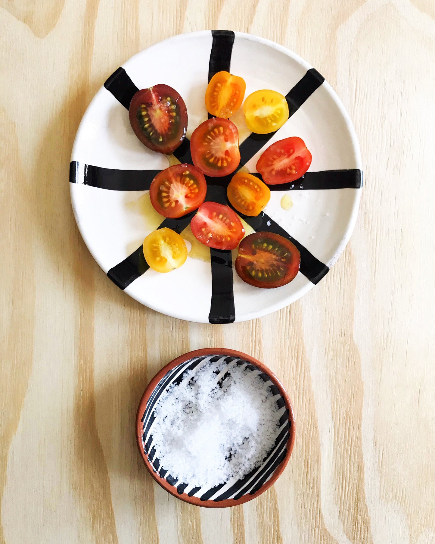 Segment pattern salad plate