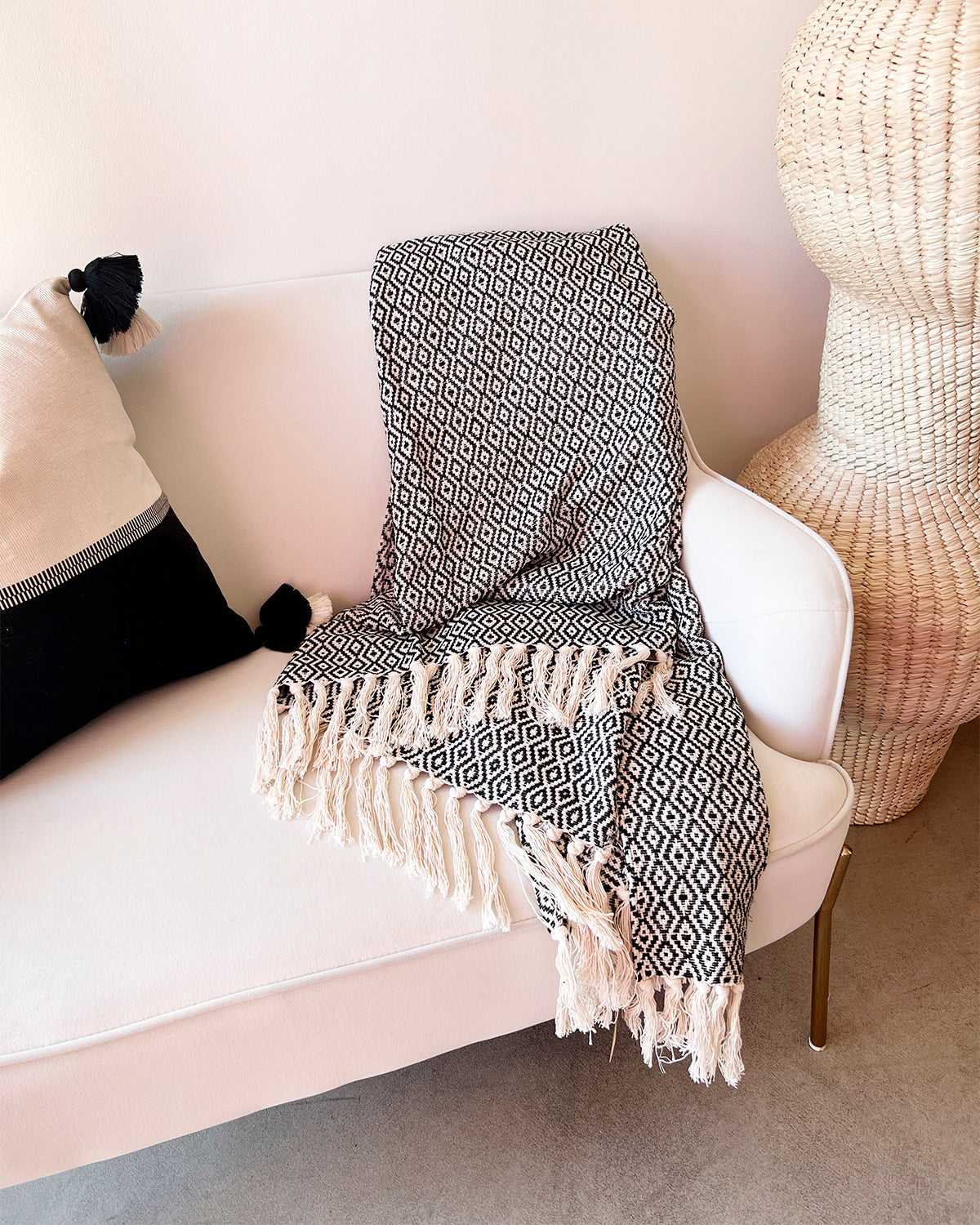 Casa Cubista Throw - Black & White Fringed