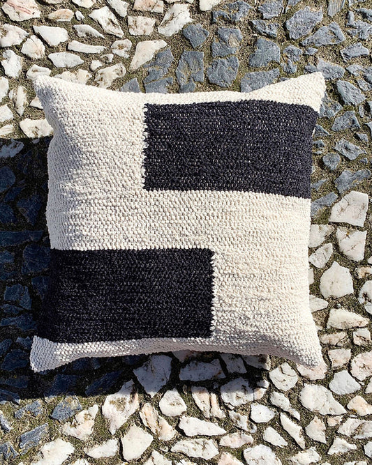 Casa Cubista Maze Pillow - Black