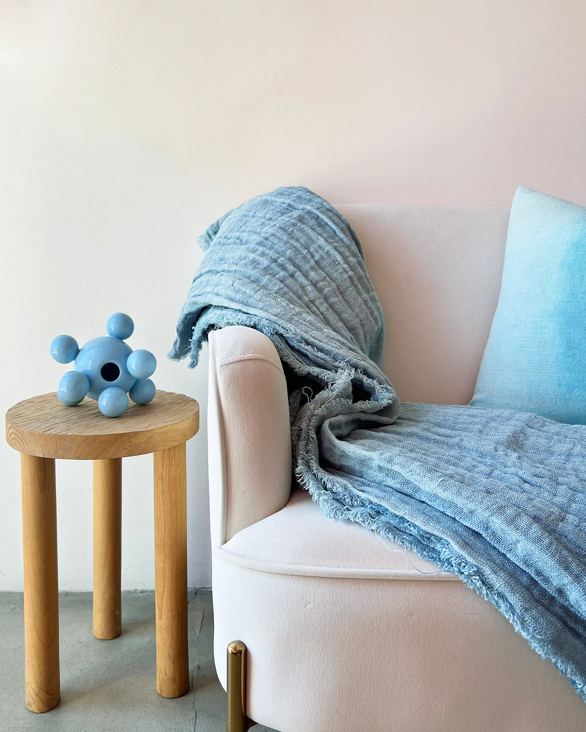 SALE Blue Hand-Painted Open-Weave Linen Throw – atacama home